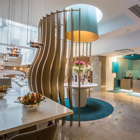 Novotel Istanbul Bosphorus Hotel Esterno foto The lobby of the hotel