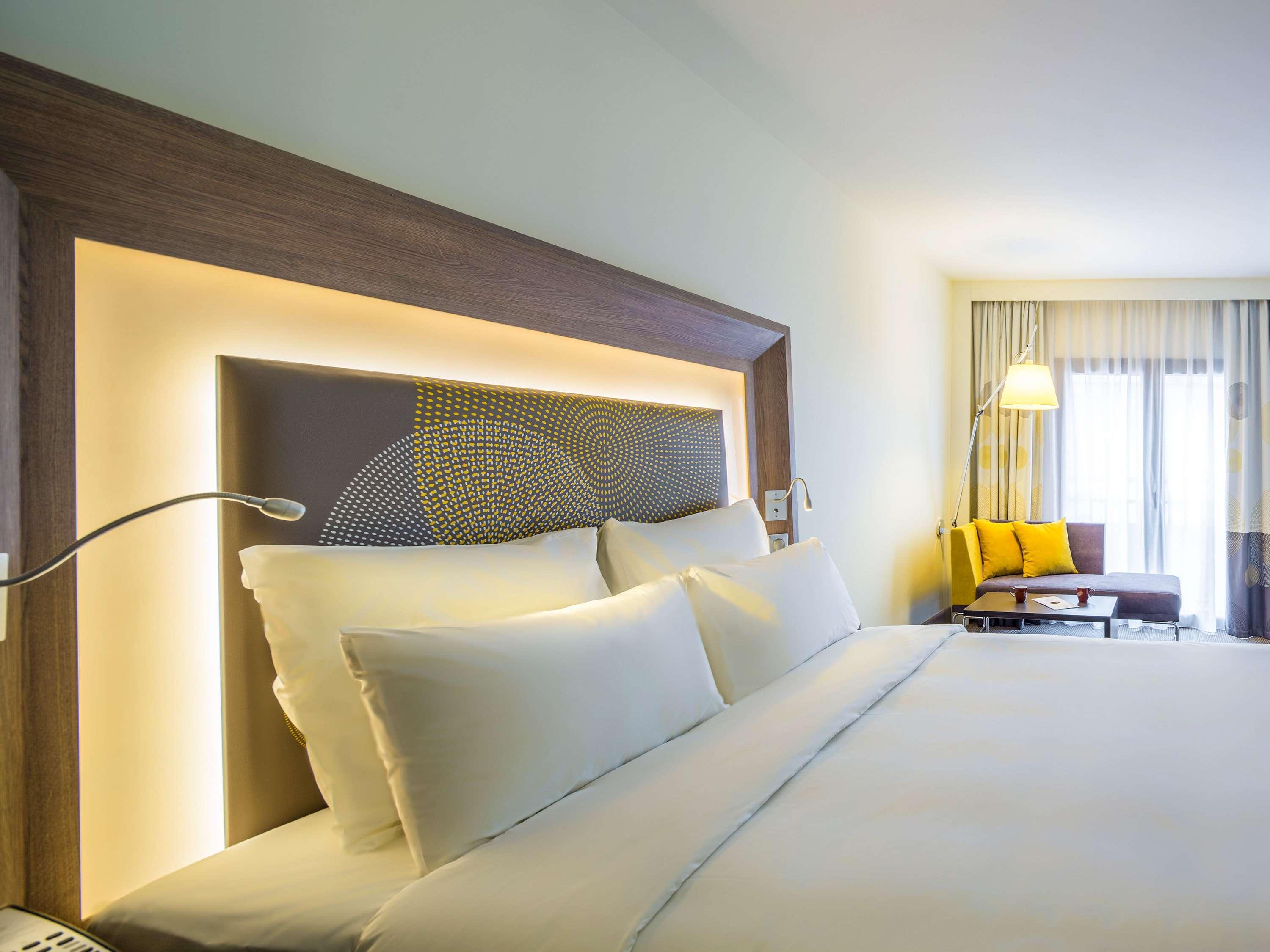 Novotel Istanbul Bosphorus Hotel Esterno foto A room at Novotel