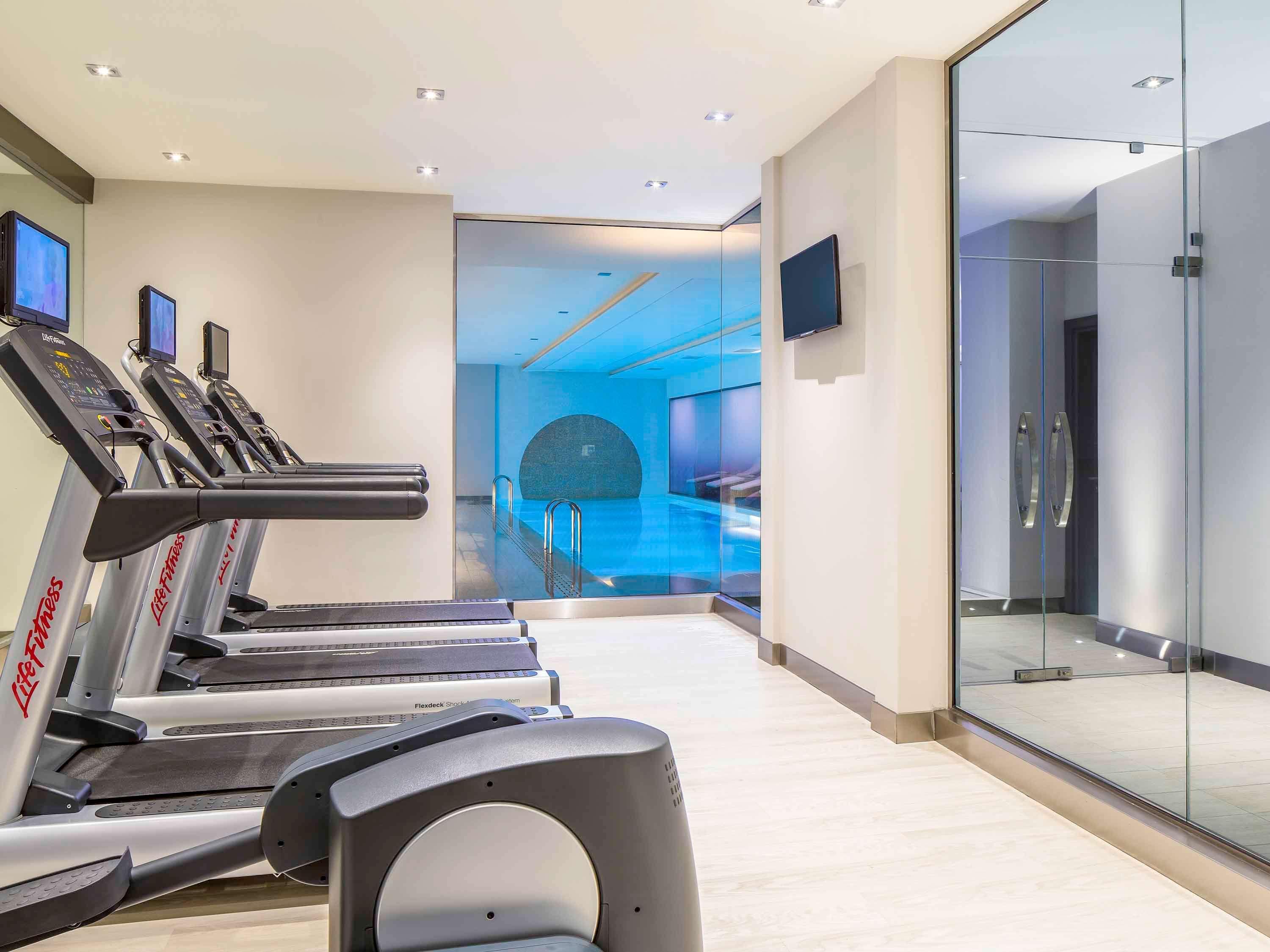 Novotel Istanbul Bosphorus Hotel Esterno foto The gym at the hotel