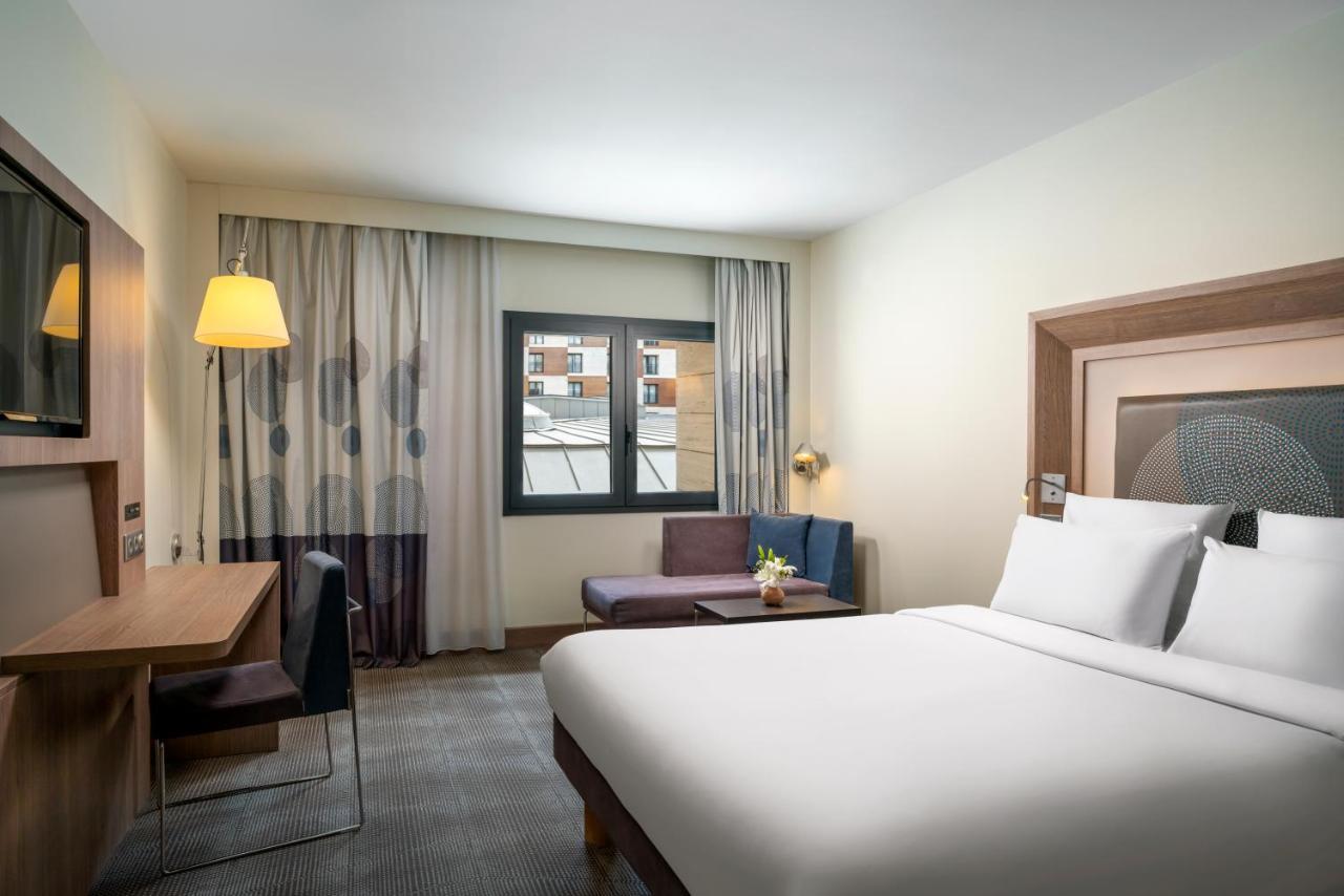 Novotel Istanbul Bosphorus Hotel Esterno foto A room at the hotel