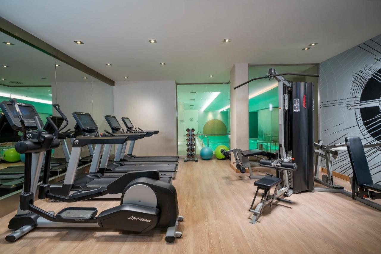 Novotel Istanbul Bosphorus Hotel Esterno foto The gym at the hotel