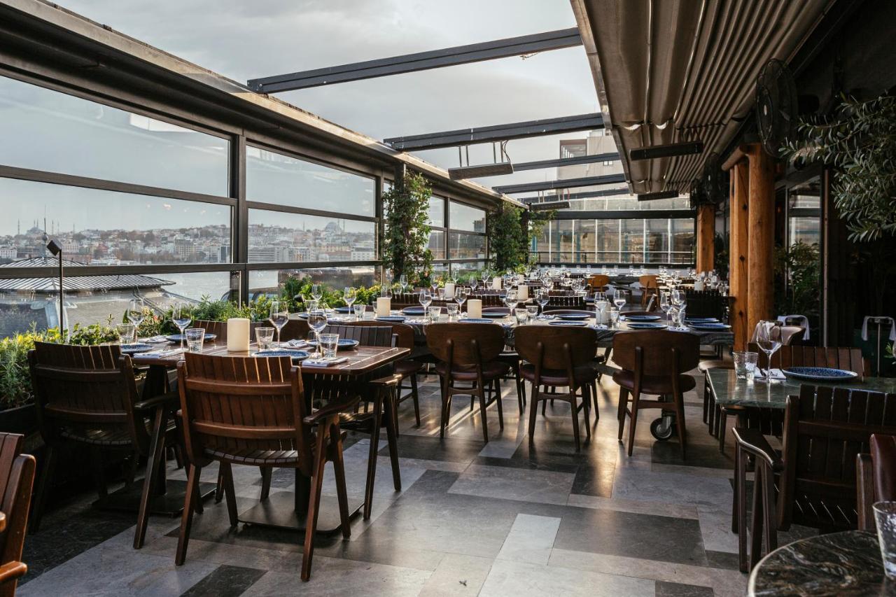 Novotel Istanbul Bosphorus Hotel Esterno foto The restaurant's interior