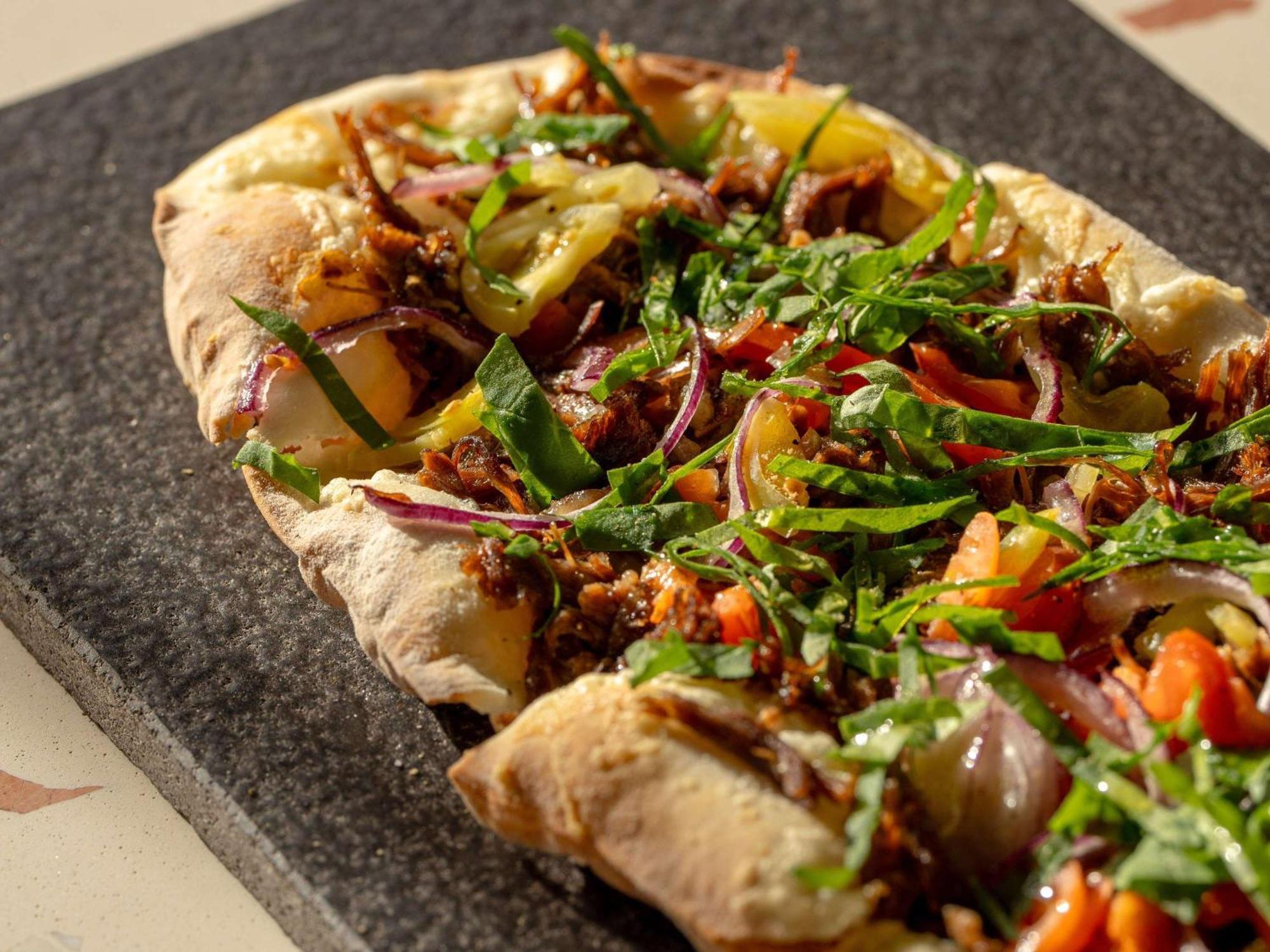Novotel Istanbul Bosphorus Hotel Esterno foto Naan pizza