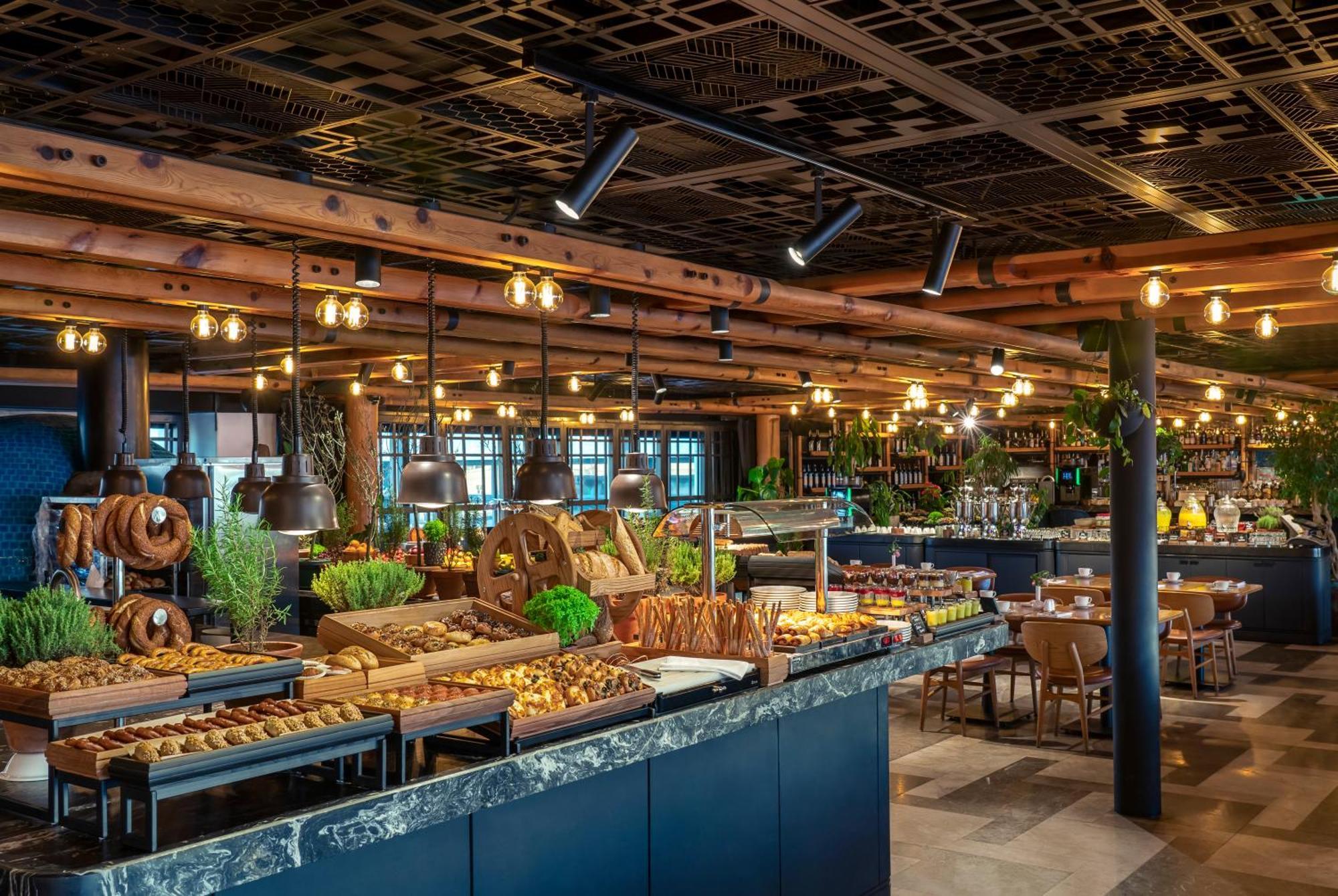Novotel Istanbul Bosphorus Hotel Esterno foto The restaurant