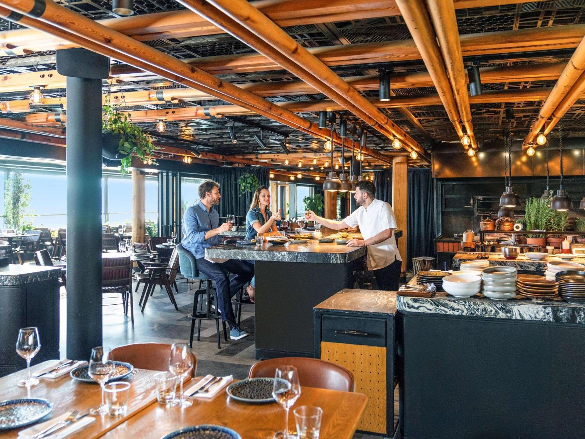 Novotel Istanbul Bosphorus Hotel Esterno foto The Kitchen Table
