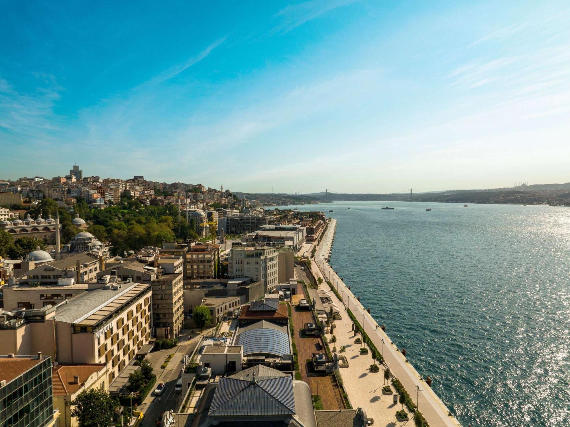 Novotel Istanbul Bosphorus Hotel Esterno foto Aerial view of the promenade