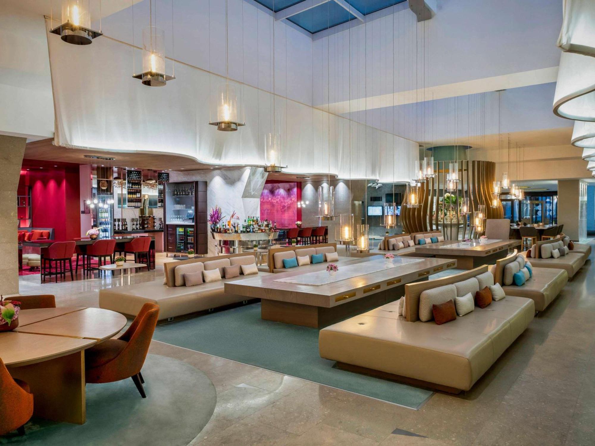 Novotel Istanbul Bosphorus Hotel Esterno foto The lobby of the hotel